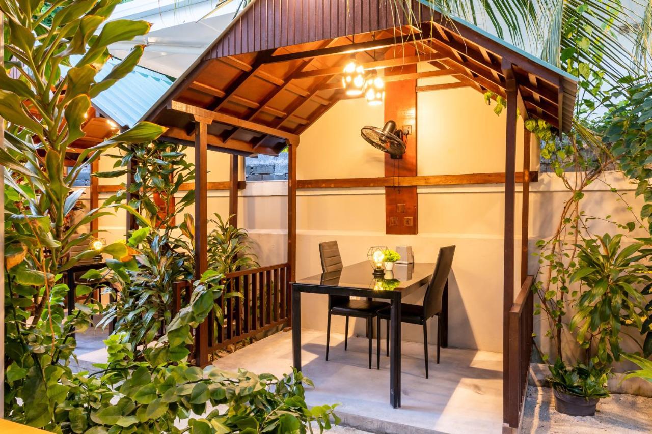 Ukulhas Beach Inn Exterior photo
