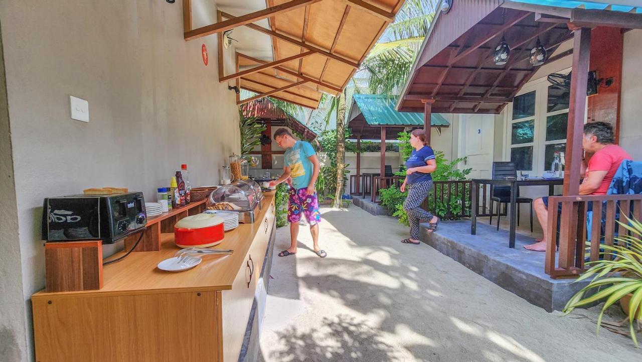 Ukulhas Beach Inn Exterior photo